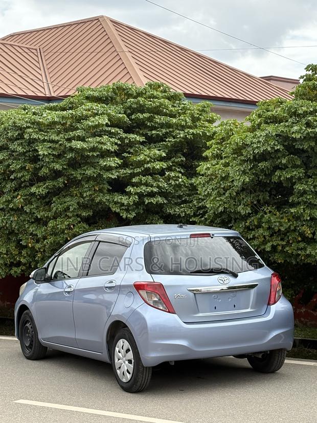 Toyota Vitz 2013 Blue