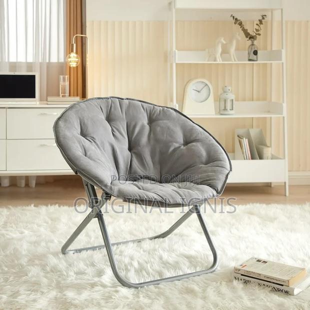 Foldable Moon Chair · Photo 4
