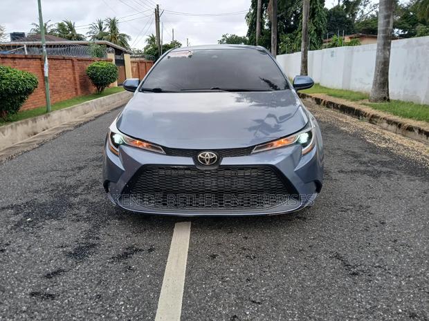 Toyota Corolla LE 2021 Blue