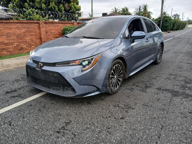 Toyota Corolla LE 2021 Blue photo 2