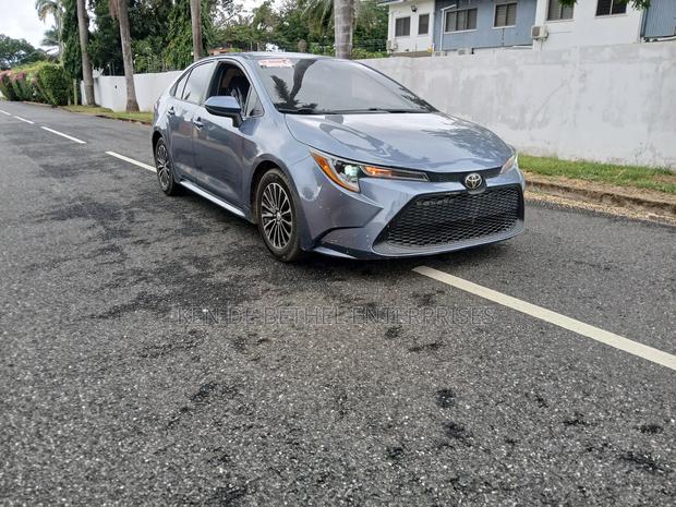 Toyota Corolla LE 2021 Blue photo 3