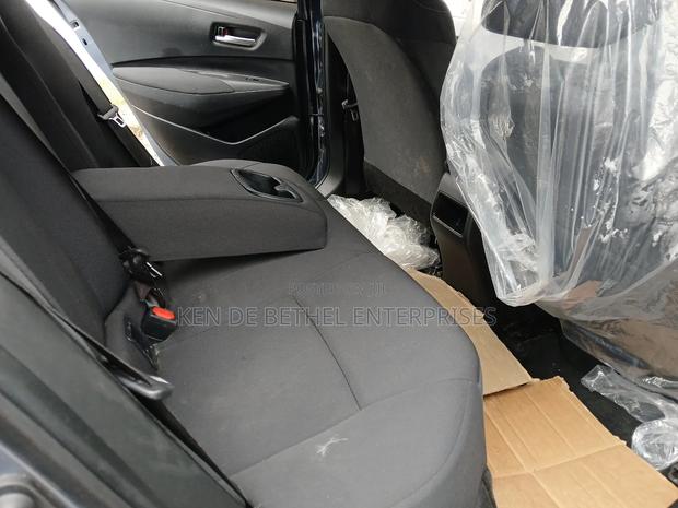 Toyota Corolla LE 2021 Blue photo 6