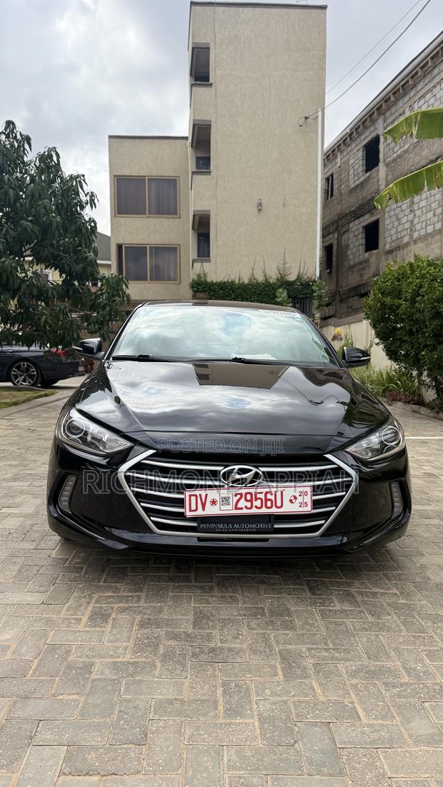 Hyundai Elantra Limited Sedan FWD (2.0L 4cyl 6A) 2017 Black