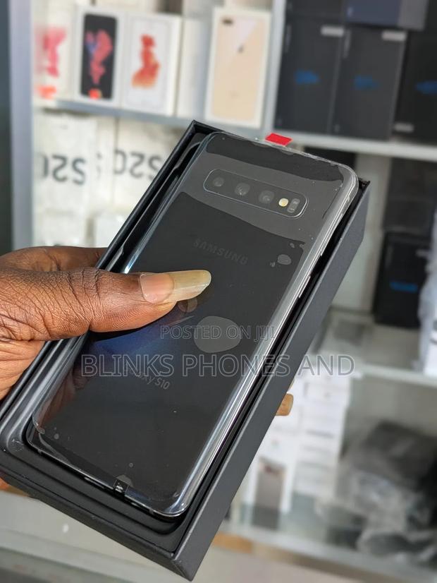 New Samsung Galaxy S10 128 GB Black · Photo 4