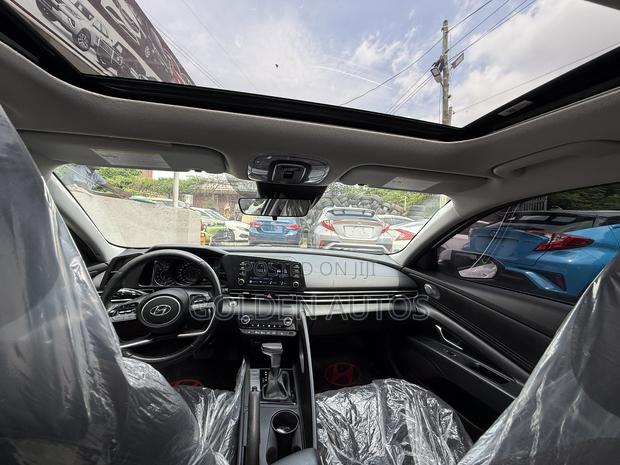 Hyundai Elantra 2021 White