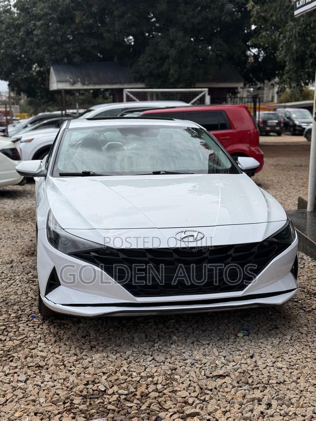 Hyundai Elantra 2021 White