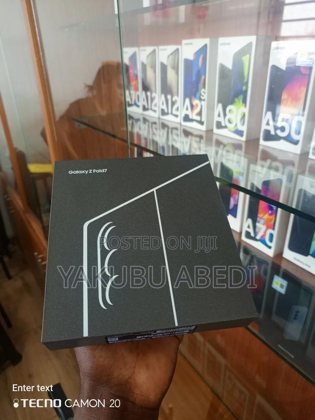 New Samsung Galaxy Z Fold7 256 GB Black · Photo 2