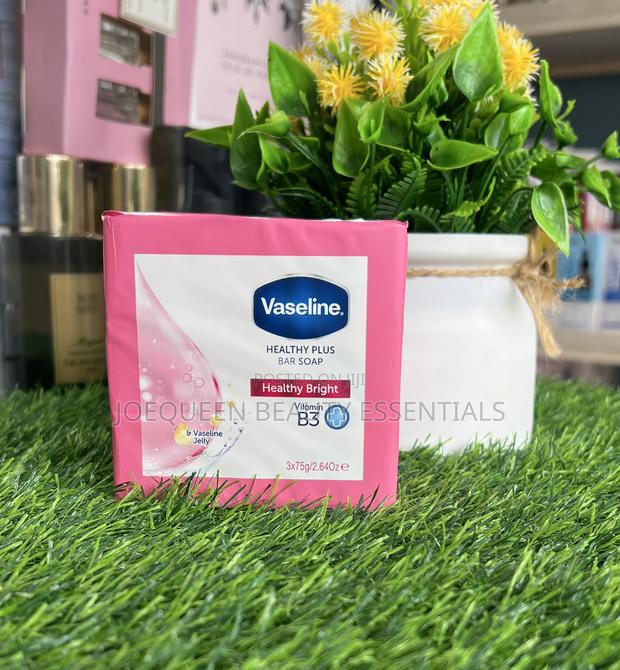 Vaseline Healthy Plus 3in1 Bar Soap · Photo 3