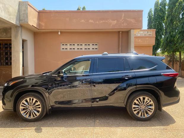 Toyota Highlander Platinum AWD 2023 Black