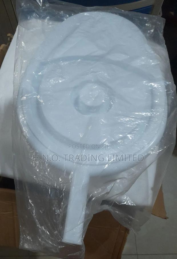 Plastic Bed Pan · Photo 2