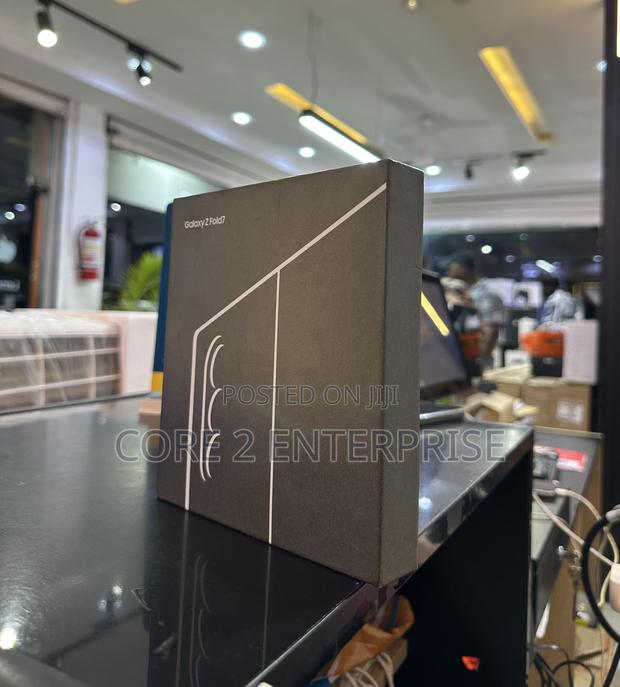 New Samsung Galaxy Z Fold7 256 GB Black photo 2