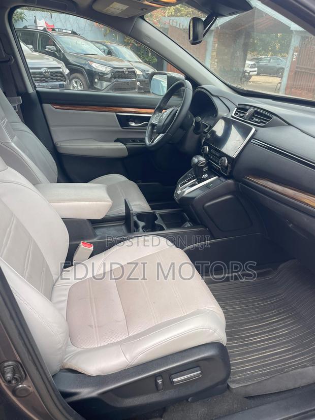 Honda CR-V Touring 4dr SUV AWD (1.5L 4cyl CVT) 2017 Gray