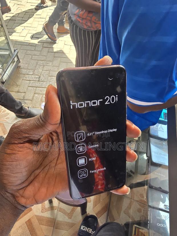 Huawei Honor 20i 64 GB Black · Photo 2