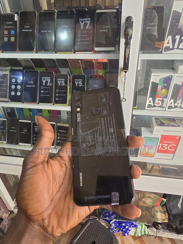 Huawei Nova 3i 128 GB Black · Photo 2