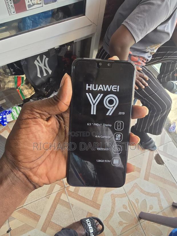 New Huawei Y9 2019 128 GB Black · Photo 1