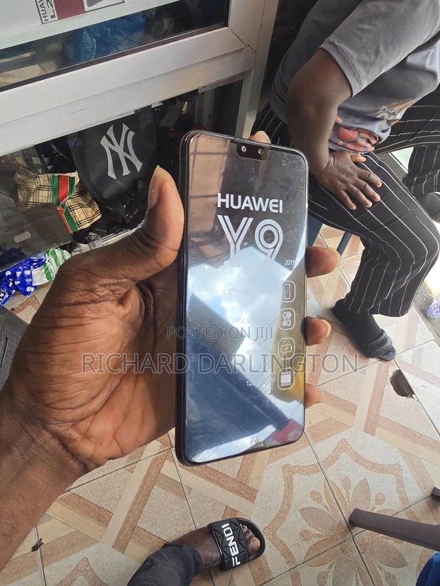 New Huawei Y9 2019 128 GB Black · Photo 2