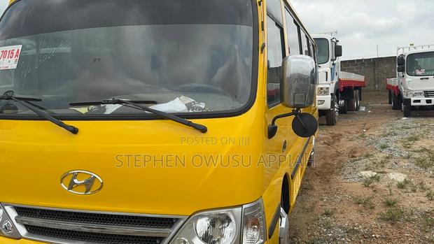 Hyundai Cunty Bus 27 Seater photo 4