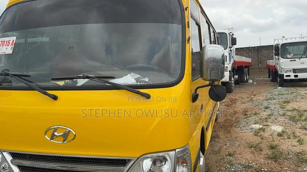 Hyundai Cunty Bus 27 Seater photo 5
