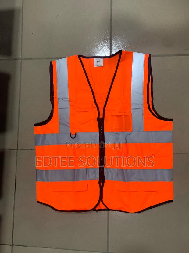 Safety Reflective Vest - Supervisors · Photo 3