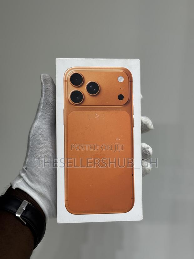 New Apple iPhone 17 Pro Max 256 GB Orange · Photo 1