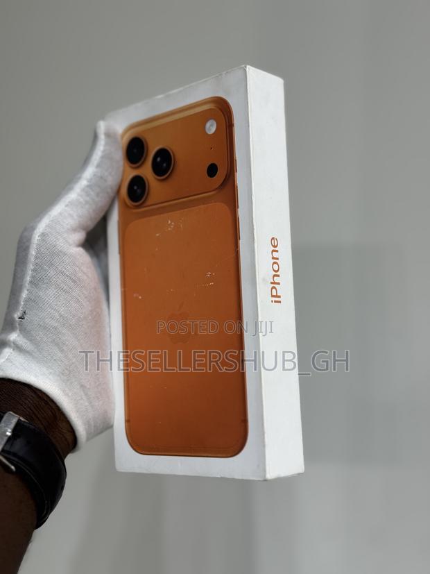 New Apple iPhone 17 Pro Max 256 GB Orange · Photo 3