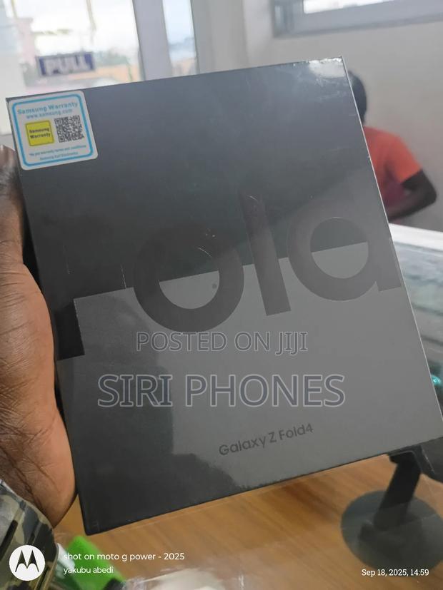 New Samsung Galaxy Z Fold4 256 GB Black photo 2