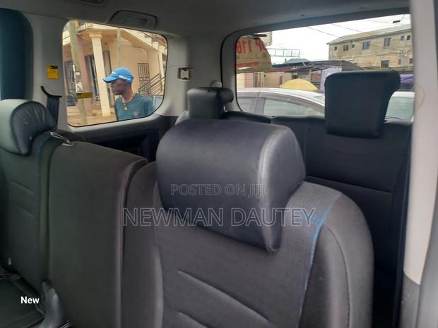 Toyota Voxy 2010 Black