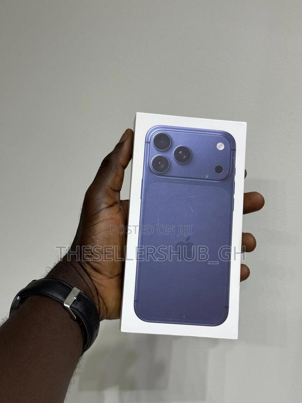 New Apple iPhone 17 Pro 512 GB Blue · Photo 1