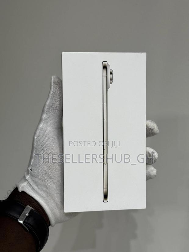 New Apple iPhone Air 256 GB Silver · Photo 2