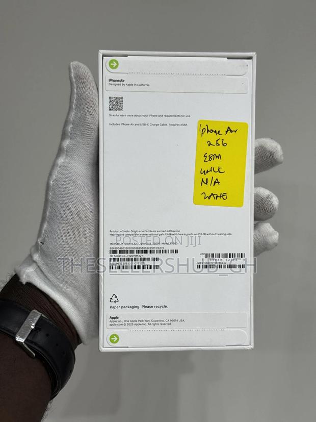 New Apple iPhone Air 256 GB Silver · Photo 4