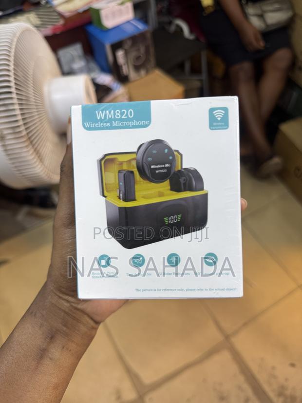 Wireless Microphone Wm820