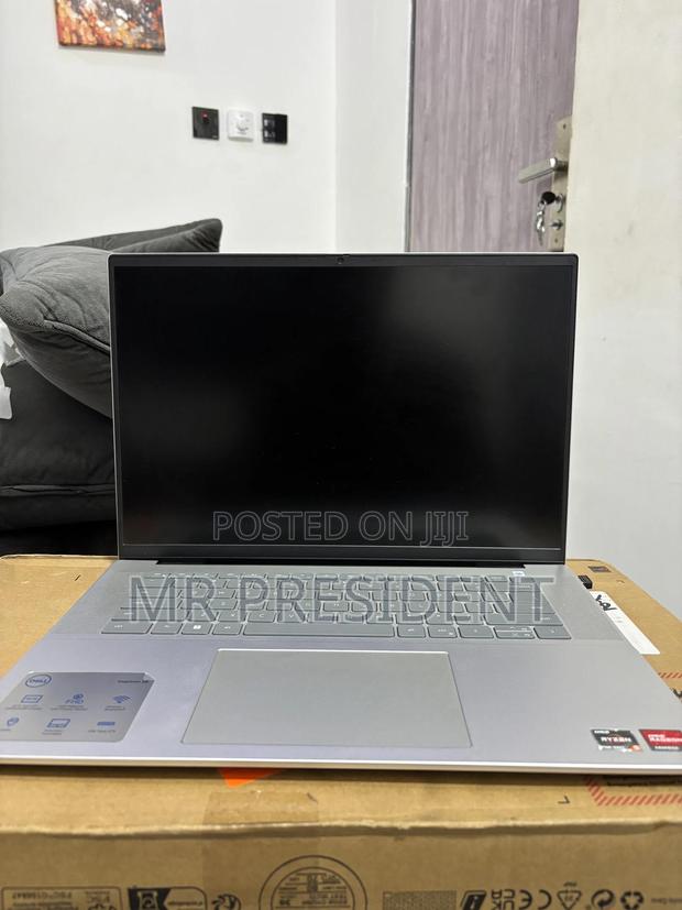 Laptop Dell Inspiron 16 5620 8GB AMD Ryzen 5 SSD 500GB photo 2