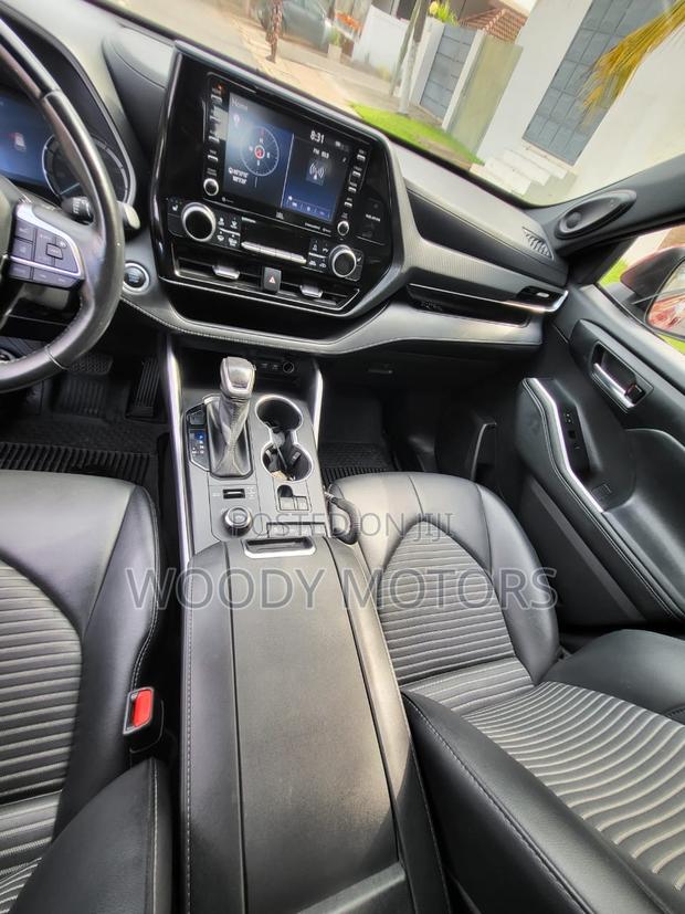 Toyota Highlander XSE 2021 Burgundy