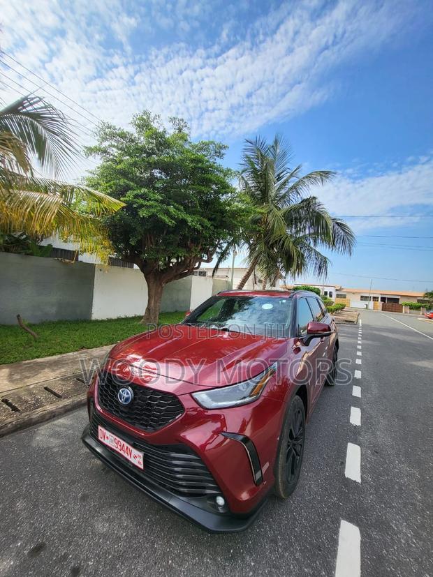 Toyota Highlander XSE 2021 Burgundy