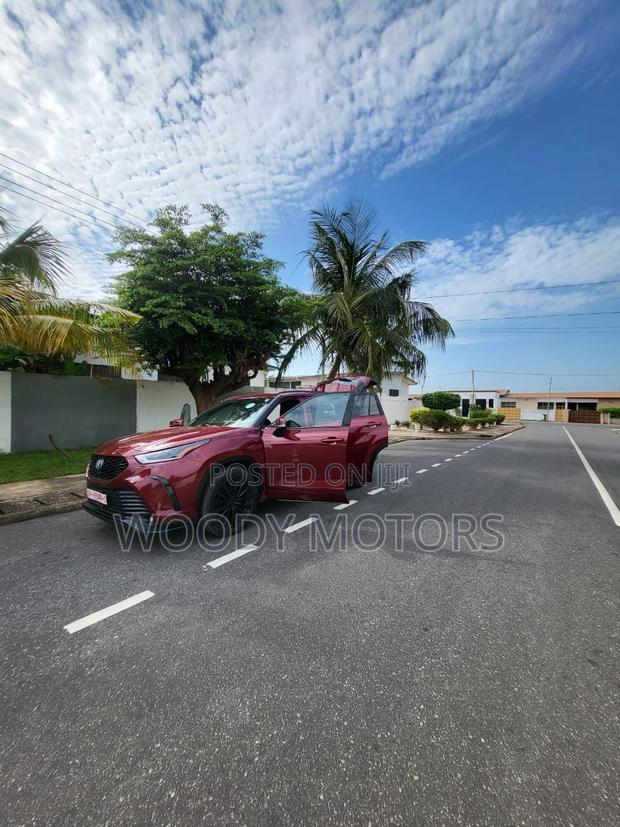 Toyota Highlander XSE 2021 Burgundy
