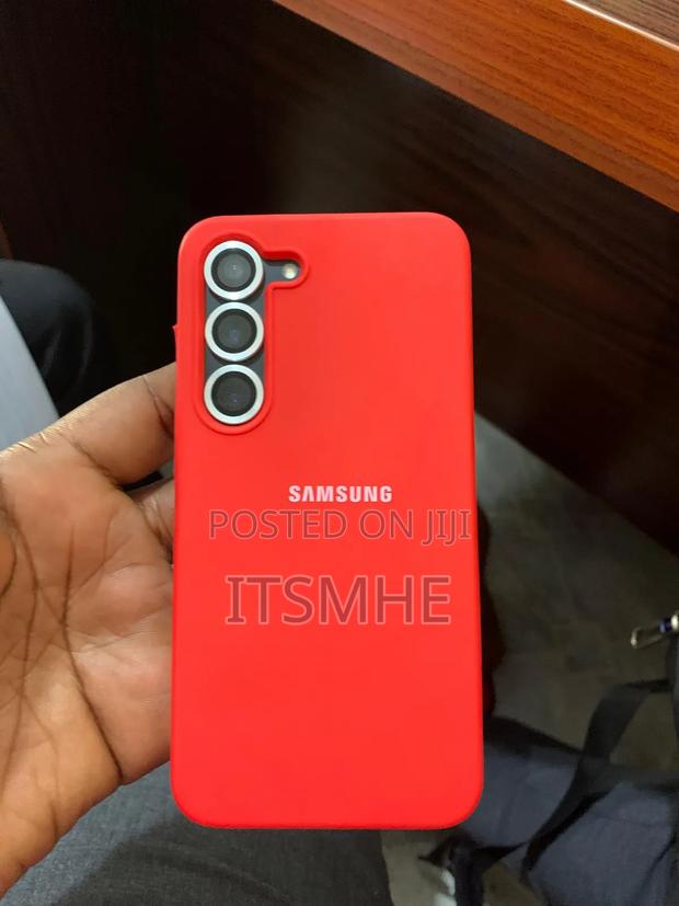 New Samsung Galaxy S23 128 GB Black · Photo 2