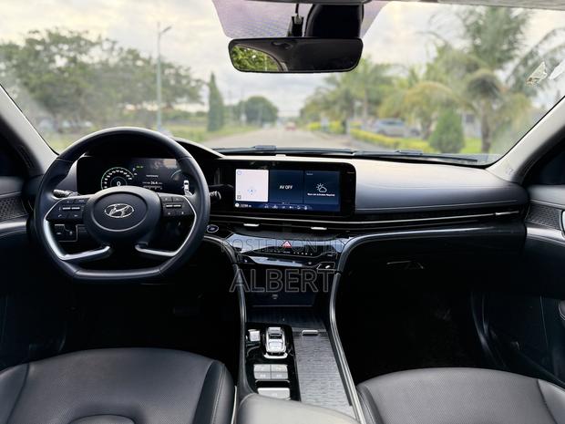 Hyundai Mistra 1.8 Petrol FWD 2023 White