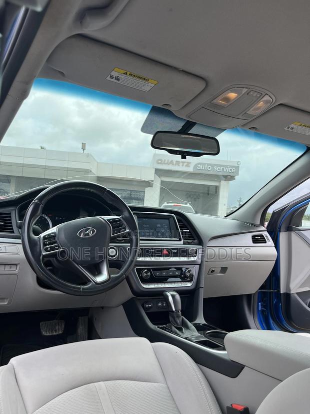 Hyundai Sonata SE 2018 Blue