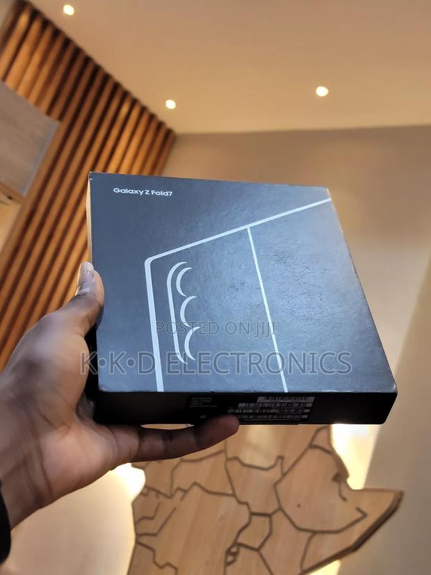 New Samsung Galaxy Z Fold7 256 GB Black photo 6