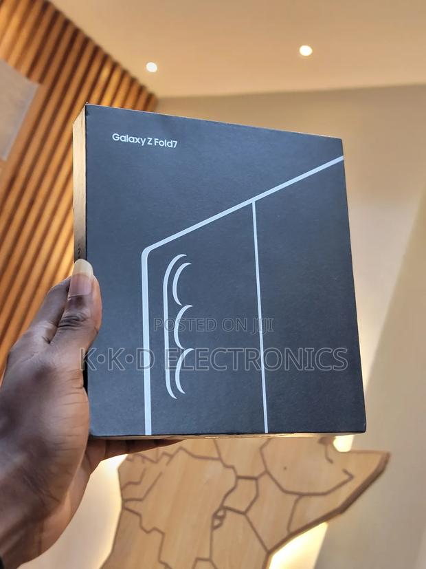 New Samsung Galaxy Z Fold7 256 GB Black photo 7