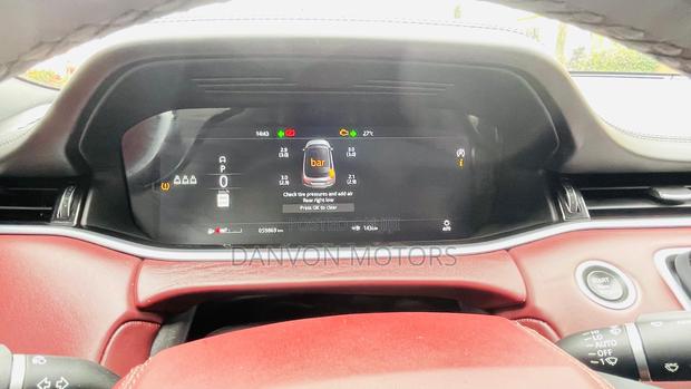 Land Rover Range Rover Evoque R-Dynamic SE AWD 2020 Gray photo 14