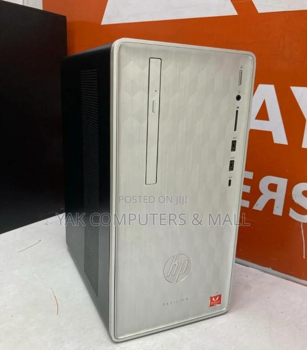 Desktop Computer HP Pavilion 590 8GB AMD Ryzen 3 SSD 256GB