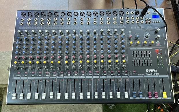 Yamaha Mixing Console SMX-1600 · Photo 3