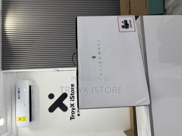 New Laptop Alienware M17x R2 16GB Intel Core I7 SSD 1T