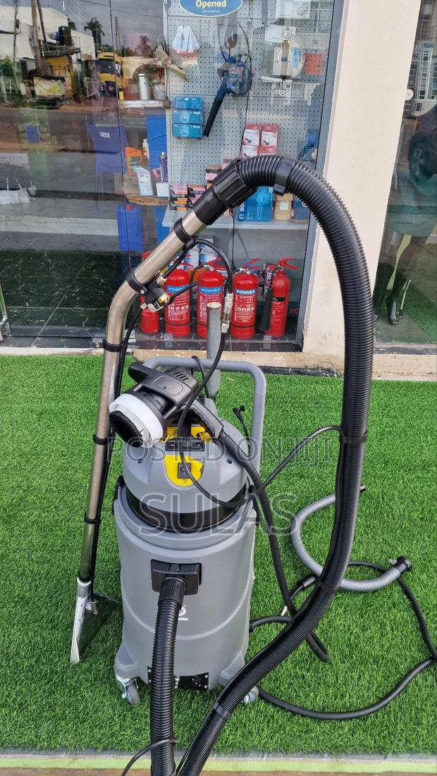 Vacuum Cleaner photo 2