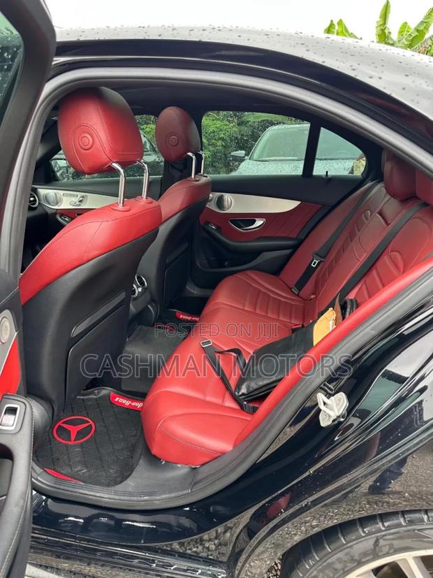 Mercedes-Benz C300 Luxury Sedan RWD (2.0L 4cyl 7A) 2016 Black