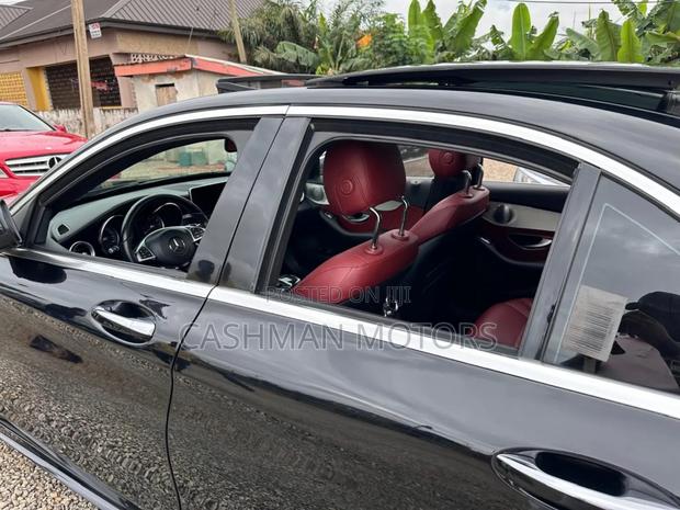 Mercedes-Benz C300 Luxury Sedan RWD (2.0L 4cyl 7A) 2016 Black