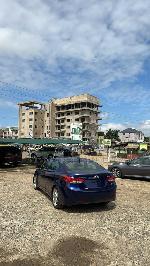 Hyundai Elantra Limited Sedan FWD (1.8L 4cyl 6A) 2013 Blue