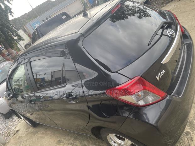 Toyota Vitz 1.3 AWD 5dr 2012 Black