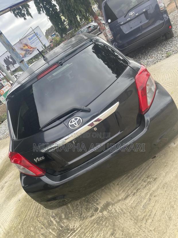 Toyota Vitz 1.3 AWD 5dr 2012 Black